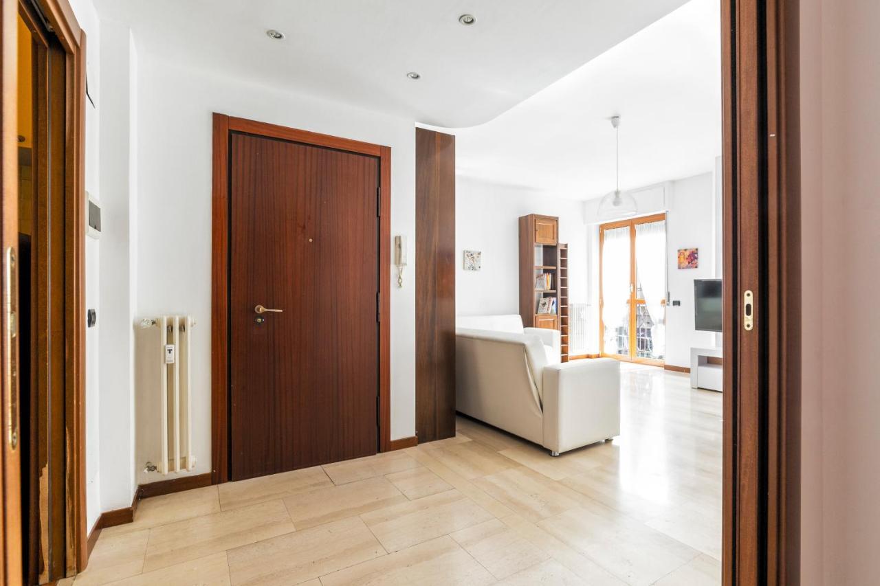 Cenisio M5 Lovely Apartment - With Balcony! ミラノ エクステリア 写真